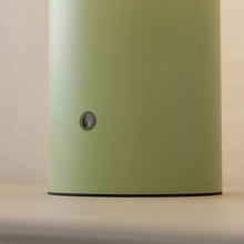 Cargar imagen en el visor de la galería, Lámpara de sobremesa portátil para exterior verde Mimo