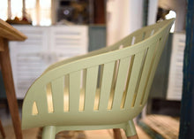 Cargar imagen en el visor de la galería, Pack de 2 sillas de exterior verdes plástico reciclado Nassau